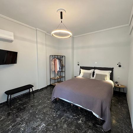 Ferienwohnung Living Near Acropolis By Sylvia Staikou 2Nd & 3D Floor Athen Exterior foto
