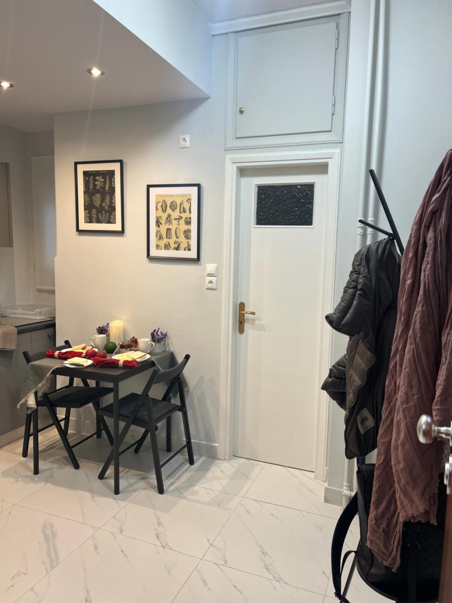 Ferienwohnung Living Near Acropolis By Sylvia Staikou 2Nd & 3D Floor Athen Exterior foto
