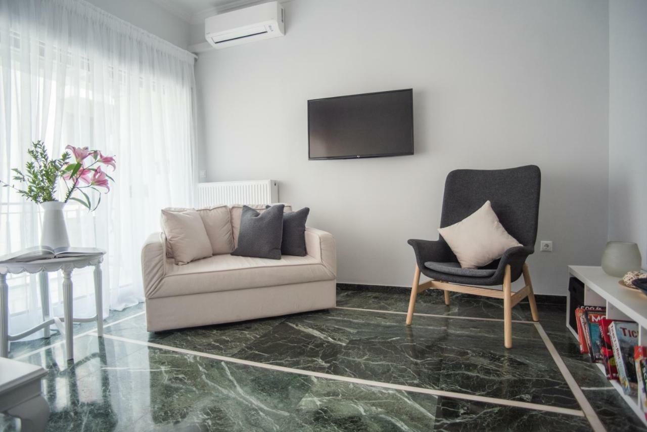 Ferienwohnung Living Near Acropolis By Sylvia Staikou 2Nd & 3D Floor Athen Exterior foto