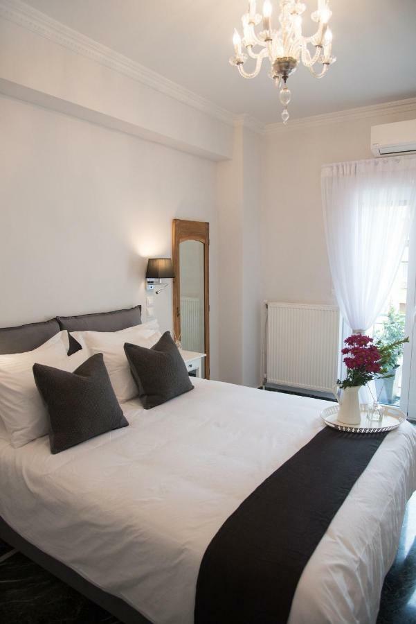 Ferienwohnung Living Near Acropolis By Sylvia Staikou 2Nd & 3D Floor Athen Exterior foto