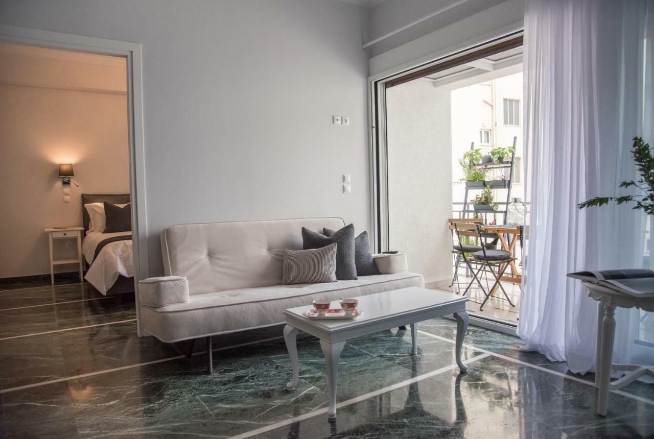 Ferienwohnung Living Near Acropolis By Sylvia Staikou 2Nd & 3D Floor Athen Exterior foto