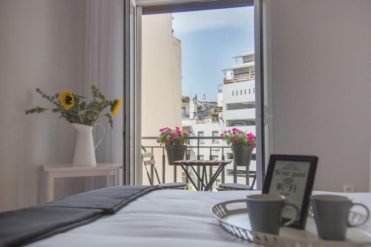 Ferienwohnung Living Near Acropolis By Sylvia Staikou 2Nd & 3D Floor Athen Exterior foto