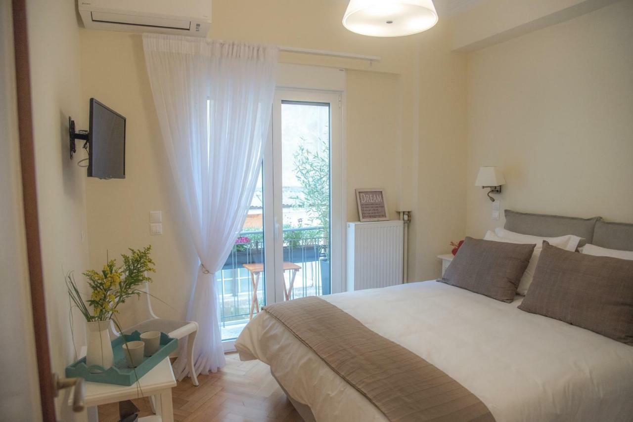 Ferienwohnung Living Near Acropolis By Sylvia Staikou 2Nd & 3D Floor Athen Exterior foto